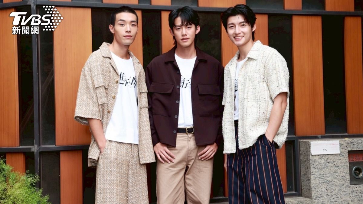 牧森(左起)、余杰恩以及劉育仁《進行曲》接受專訪。(圖/記者黃城碩攝)
