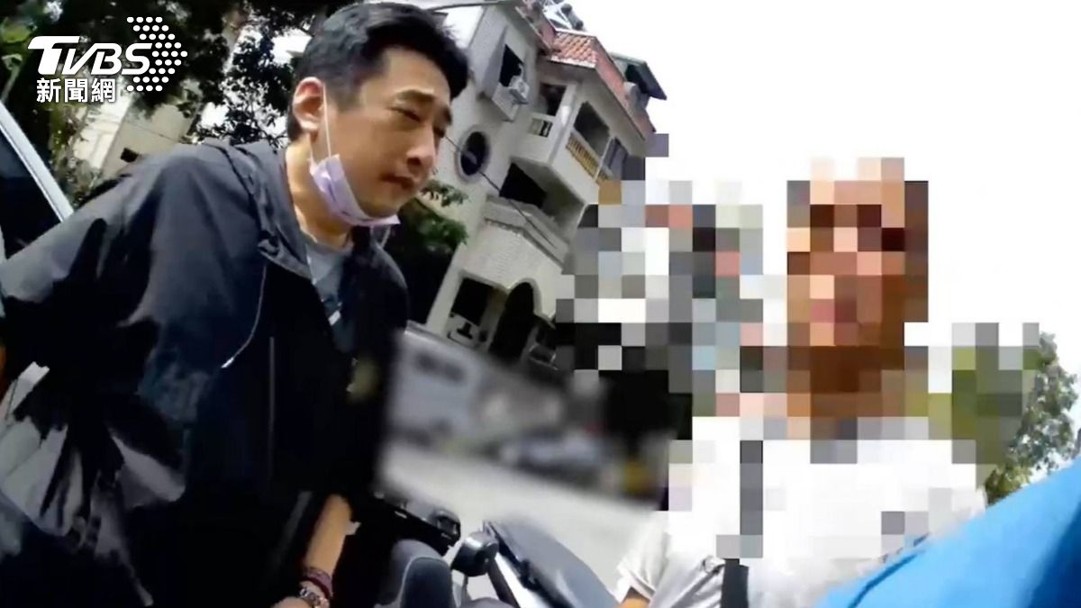 警方上門逮人。（圖／TVBS）