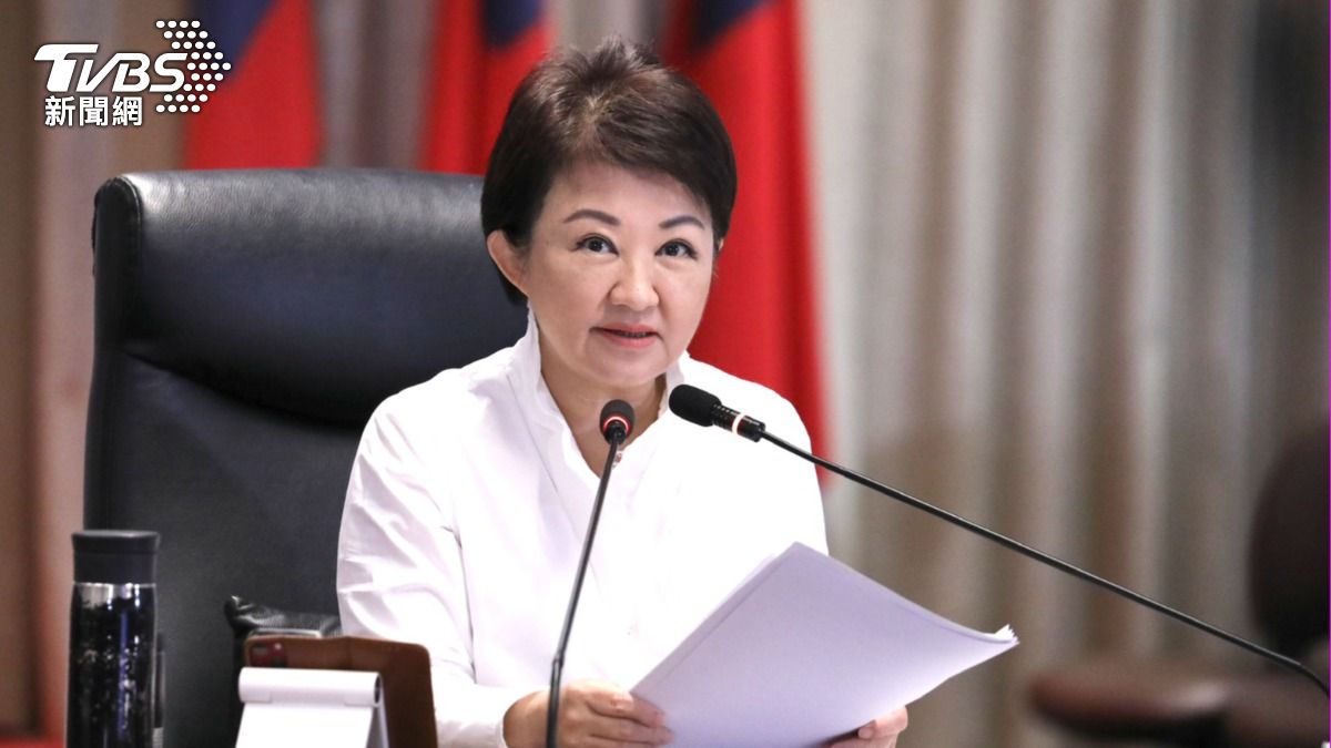 昨盧秀燕市長宣布新市旗。（圖／TVBS）