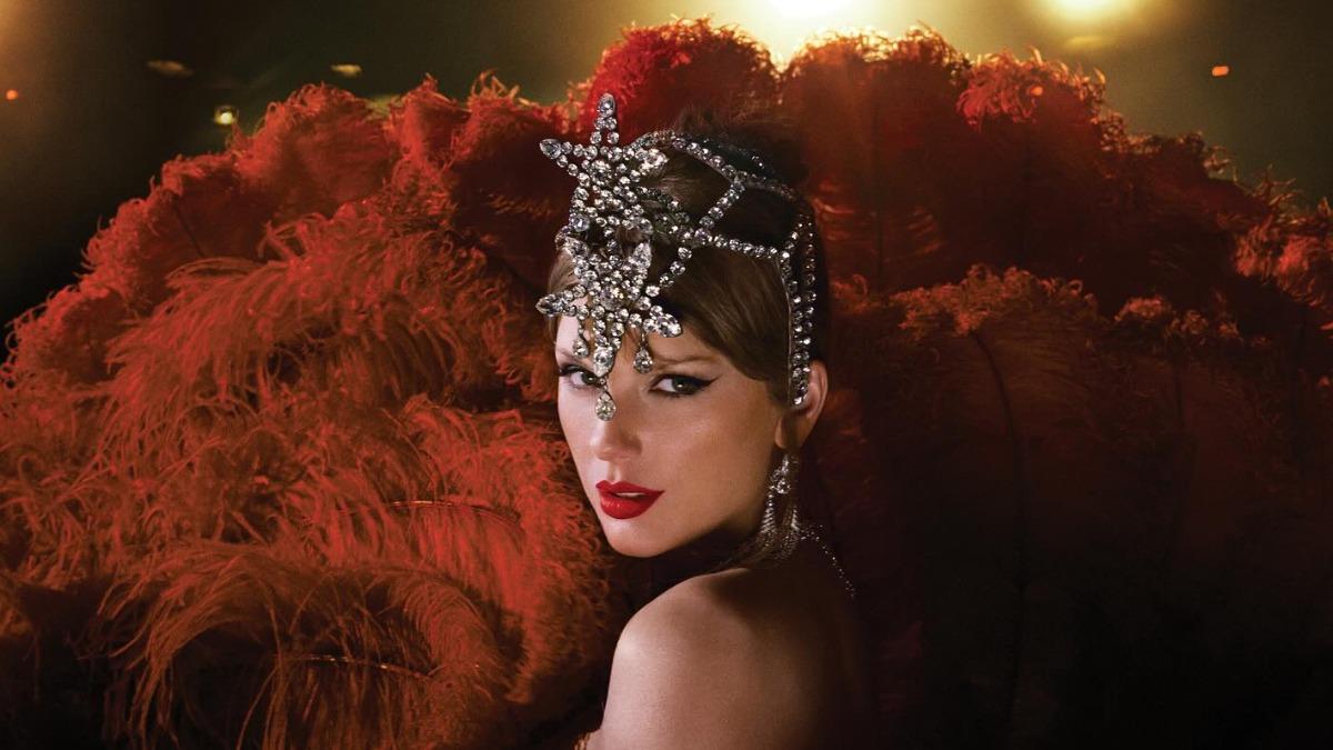 泰勒絲的新專輯《The Life of a Showgirl》以橘色為主色系。(圖/取自IG@taylorswift)
