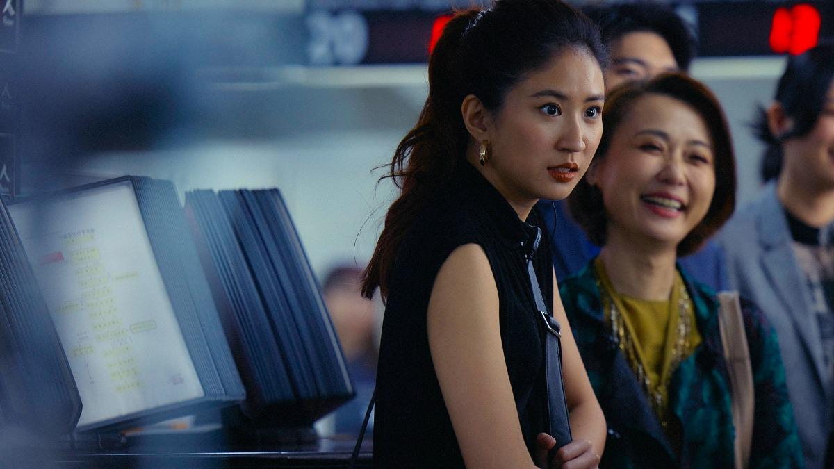 影歌雙棲的9m88在《雙囍》中飾演新郎多年的好友婚顧。(圖/水花電影提供)