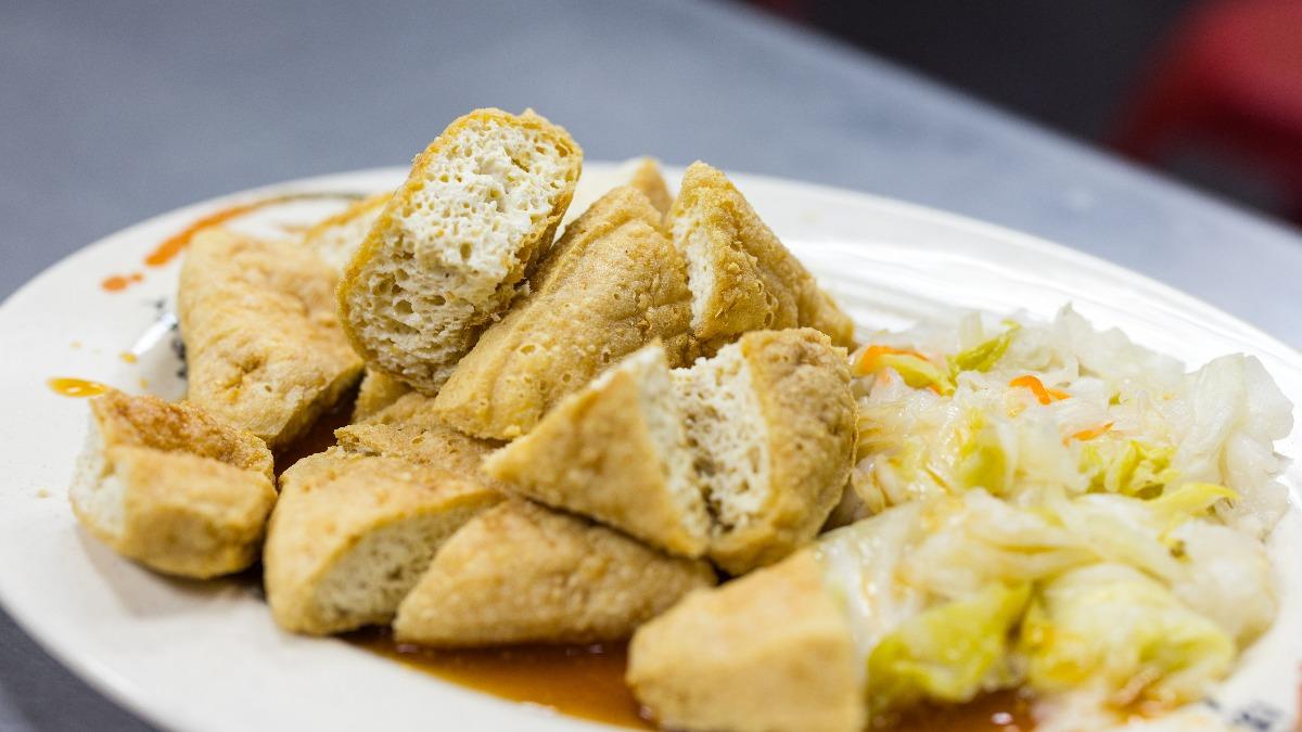 外酥內嫩的臭豆腐，是許多人逛夜市時的必點美食。（示意圖／達志影像shutterstock）