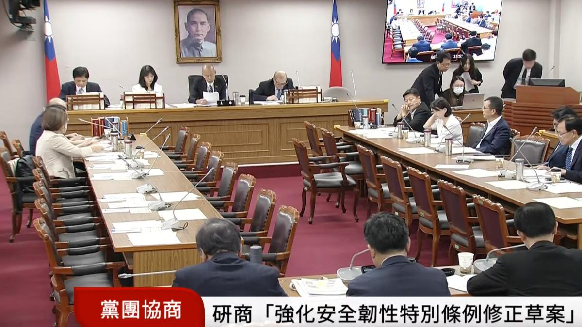 柯總召回來了!「以前溫良恭從不讓」韓國瑜今給柯建銘2個讚