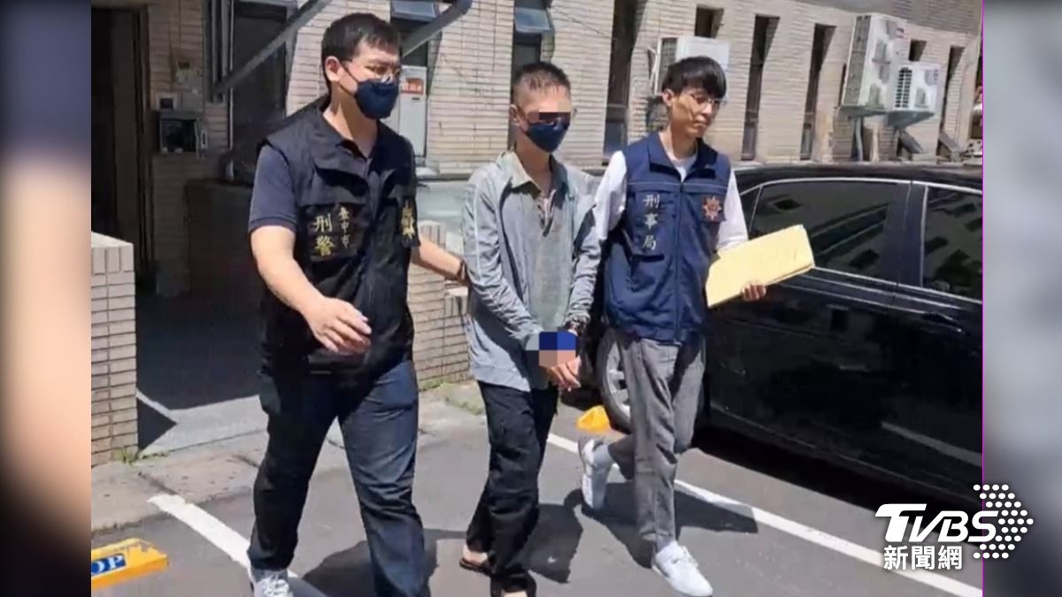 洪姓車手頭（中）涉幫收購空殼公司，利用公司帳戶洗贓款。（圖／TVBS）