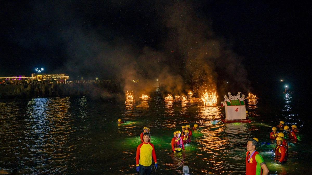 171年鷄籠中元祭登場!9/4迎斗燈、9/5放水燈交通管制