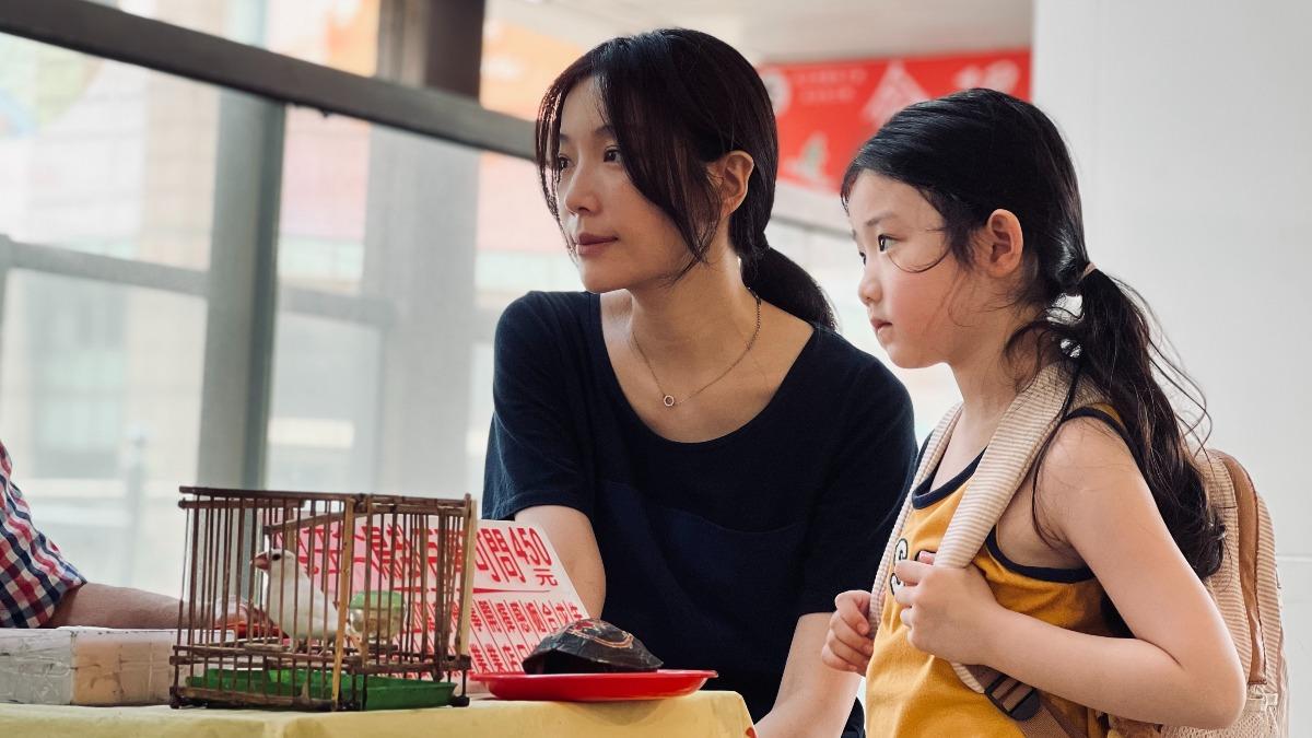 《左撇子女孩》主演之一蔡淑臻、童星葉子綺。(圖/光年映畫提供)
