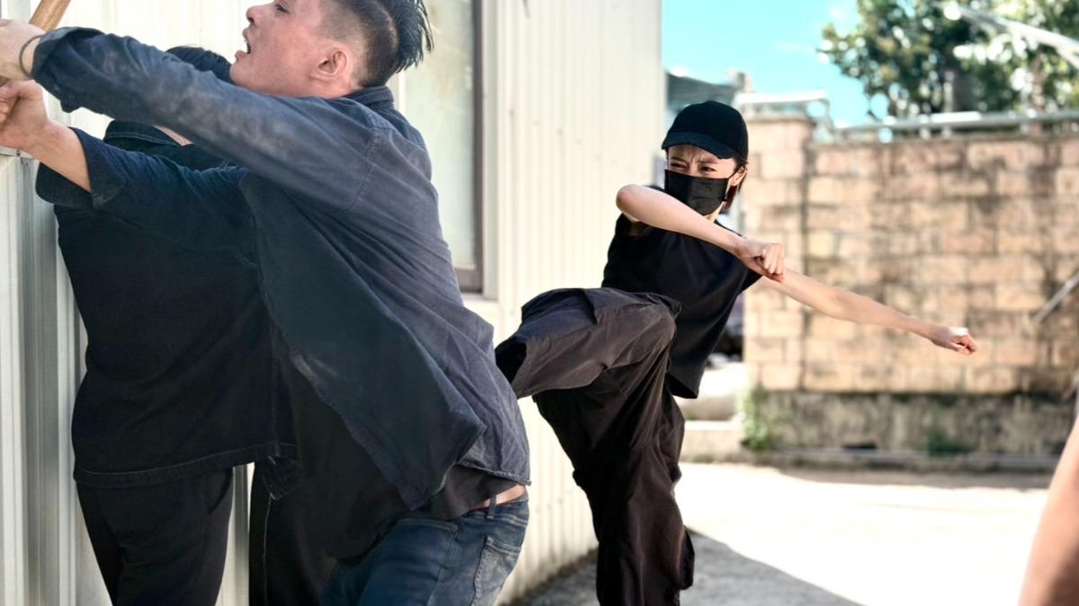 王瞳化身女打仔。（圖／民視提供）