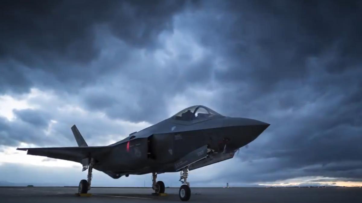 失控前曾通話50分求助!F-35仍螺旋墜毀成火球 2億美金燒光