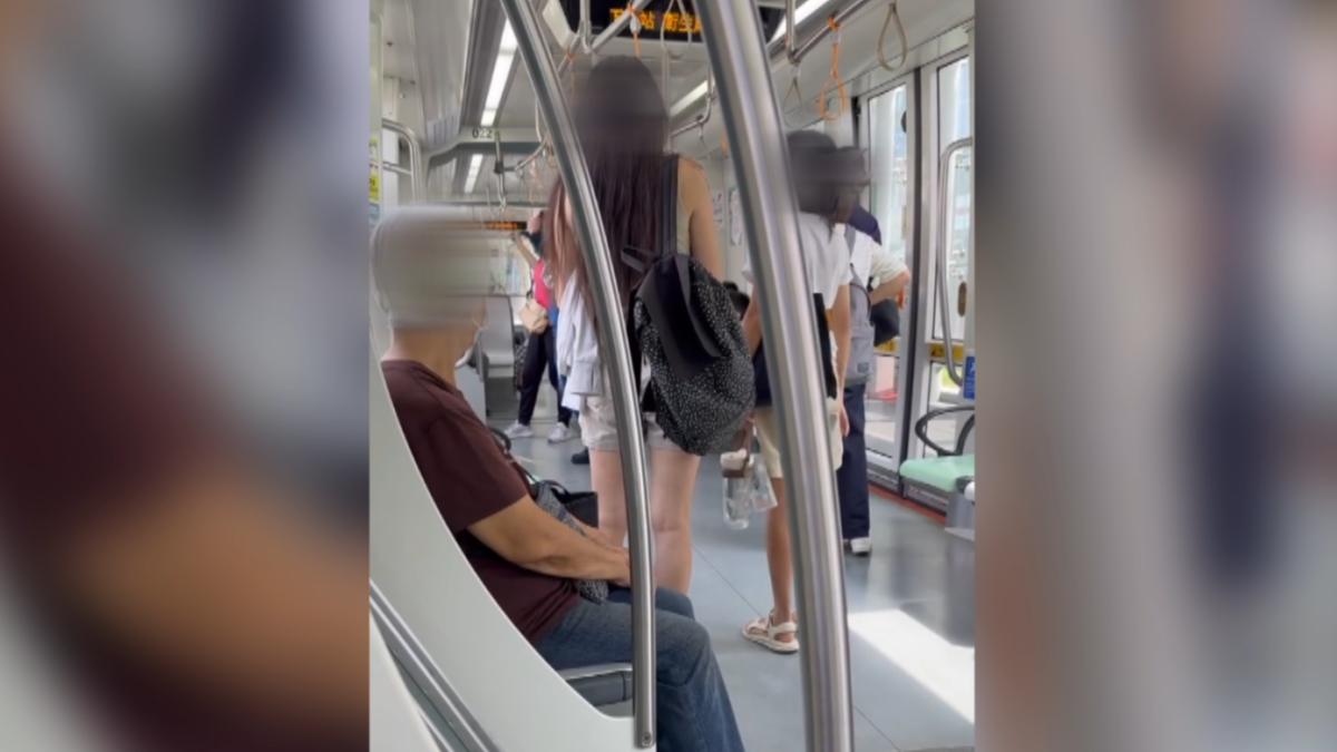 輕軌避免列車電力耗盡,所以會先將用電量較高的空調關閉,等待時間乘客一度熱壞了(圖/翻攝Threads_linchengyou0226)