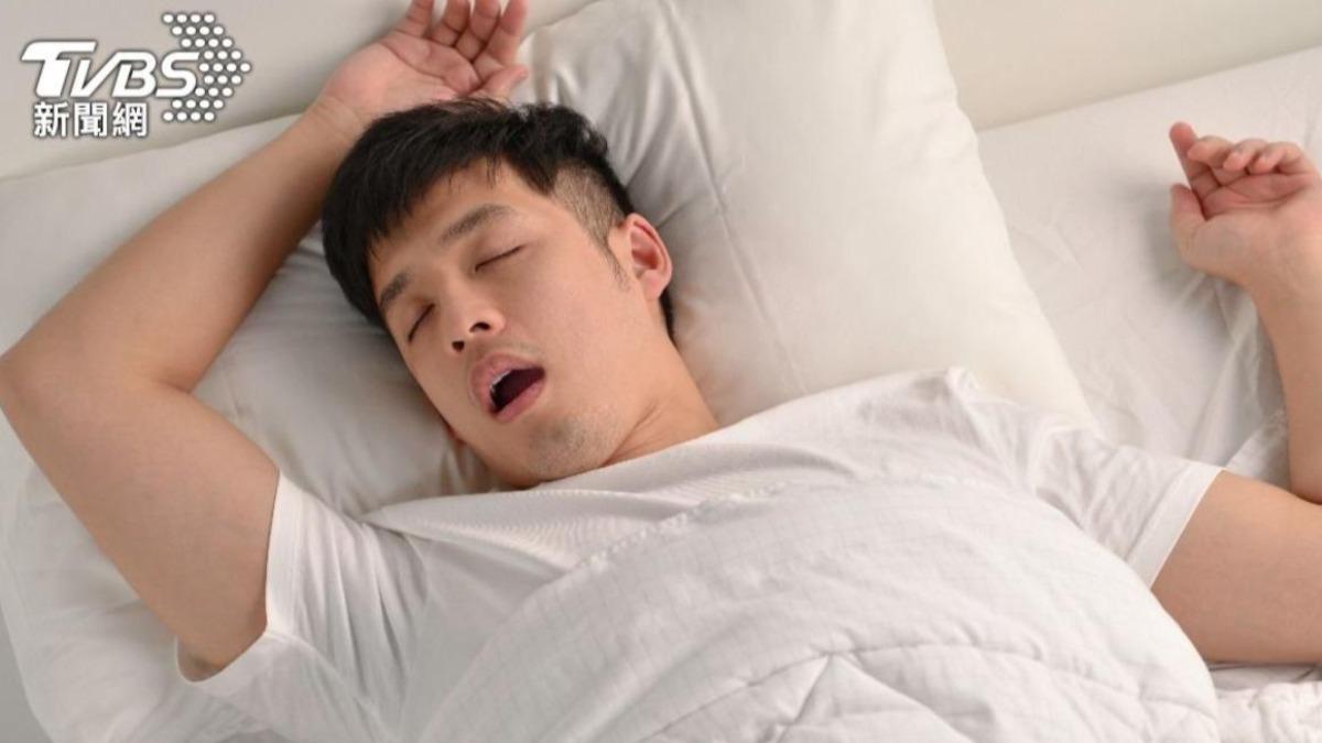睡眠不足會讓瘦身成效大打折扣。(示意圖/shutterstock達志影像)