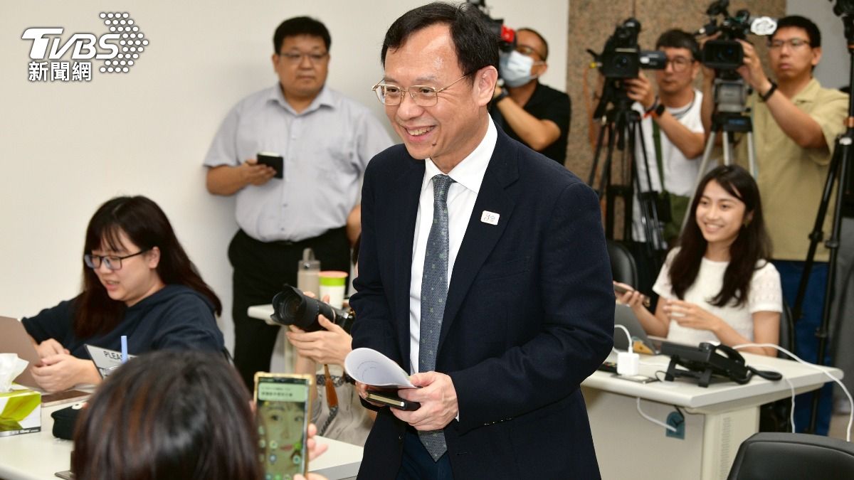 石崇良今日前往健保暑和記者會談。(圖/胡瑞麒攝)