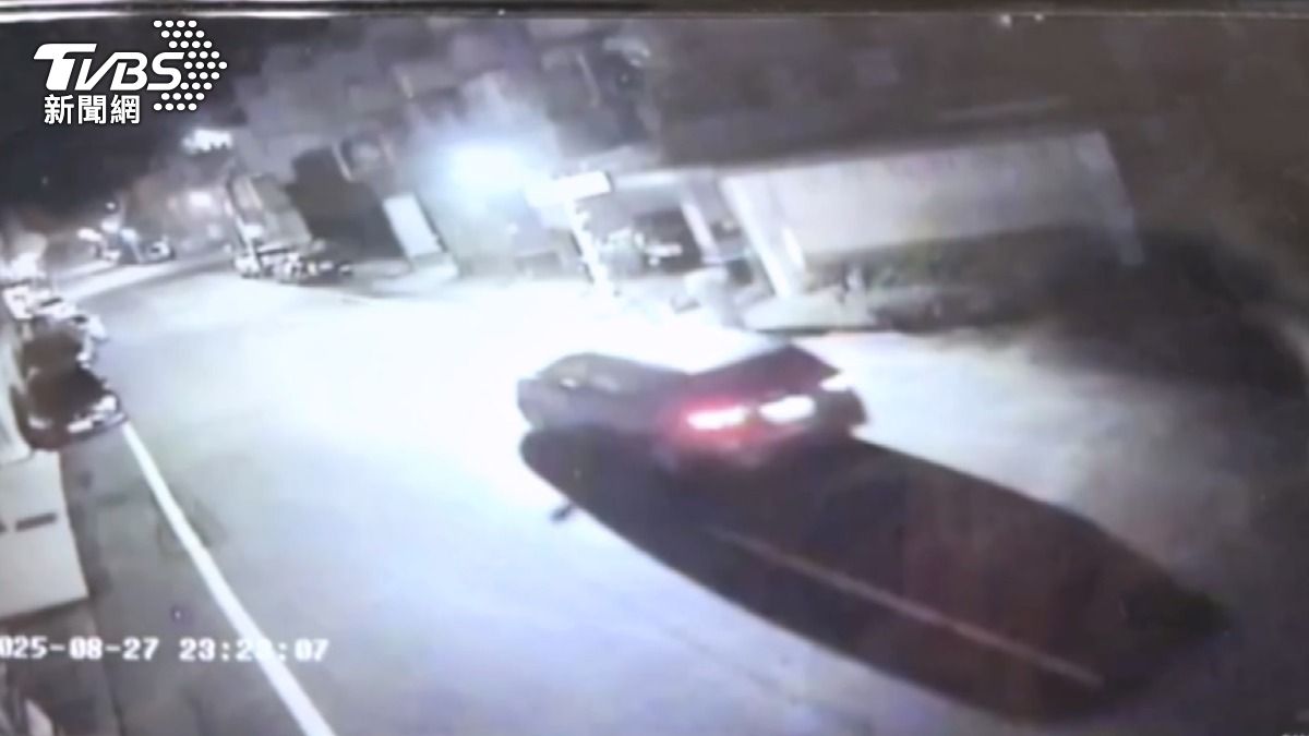改裝賓士「爆聲炸街」!潮州居民夜半被驚醒 車主辯稱不大聲遭打臉(圖/TVBS)