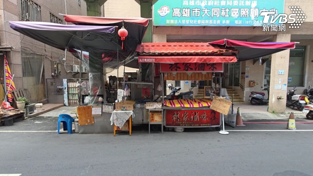 對面住戶受不了指控,老闆娘說話聲音太響亮,讓他夜晚無法入睡,老闆娘則強調是遭人針對,雙方10年多來的噪音恩怨還在持續中(圖/TVBS)