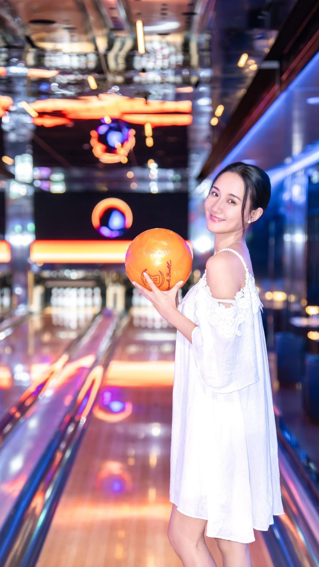 何妤玟年曆風格再變。(圖/經紀人提供)