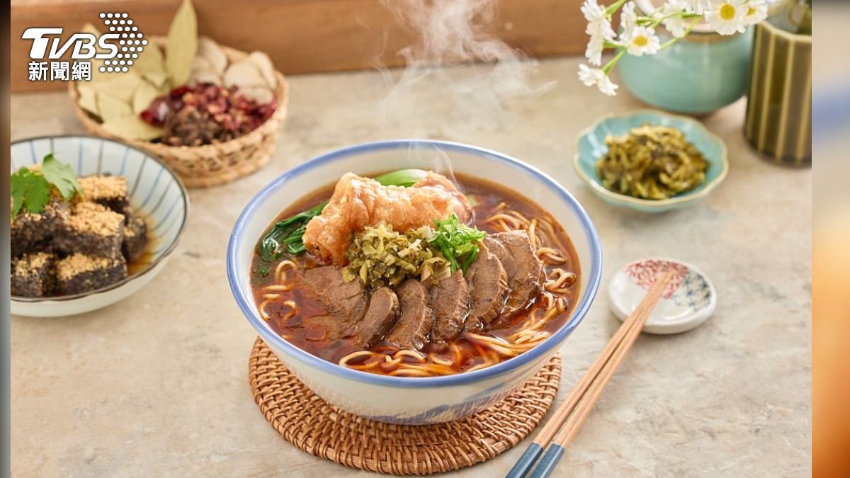 忠青商行也新推牛肉麵。（圖／TVBS )
