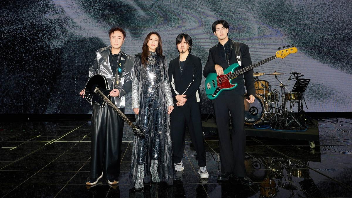 莫文蔚組限定樂團「The Masters」,並推出全新專輯。(圖/地球娛樂提供)