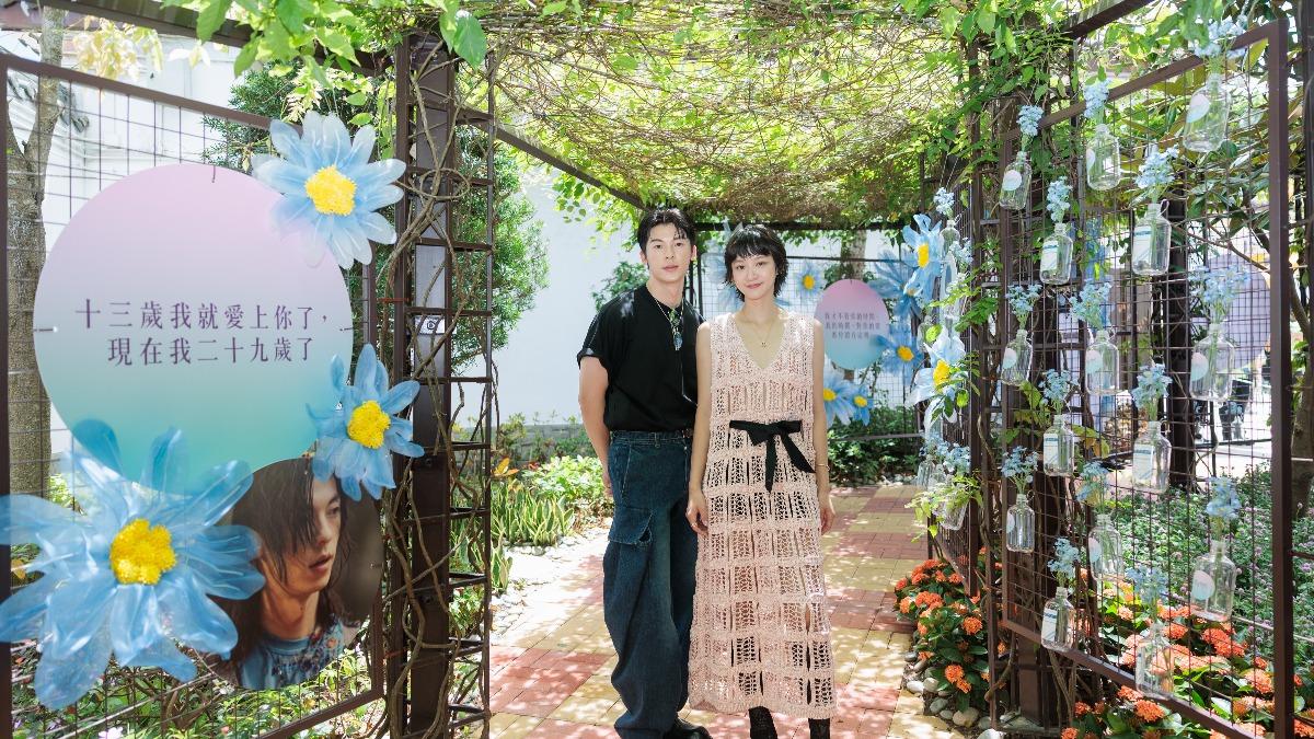 許光漢、袁澧林參觀戀愛花園。(圖/昂坪360提供)