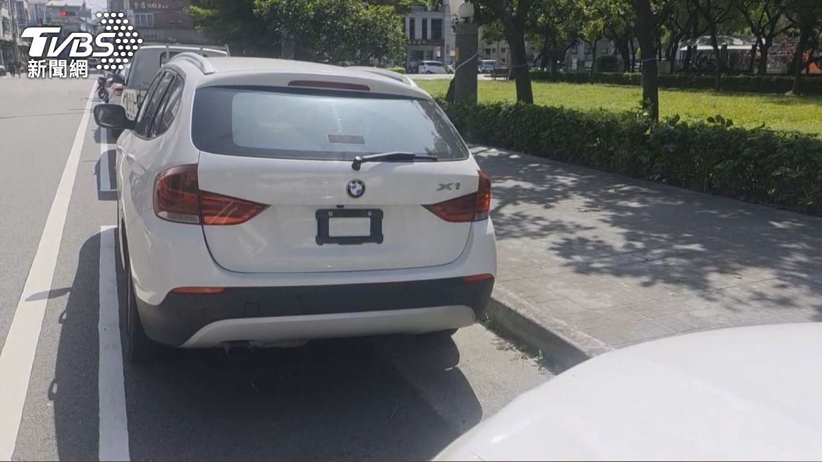 台中車格長期佔用亂象「拆牌逃費」!車變垃圾車 檢舉竟回:保管場滿了。(圖/TVBS)