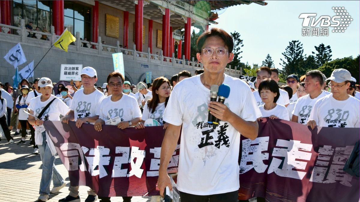 民眾黨今(30)日舉行「司法改革公民走讀」活動。(圖/胡瑞麒攝)