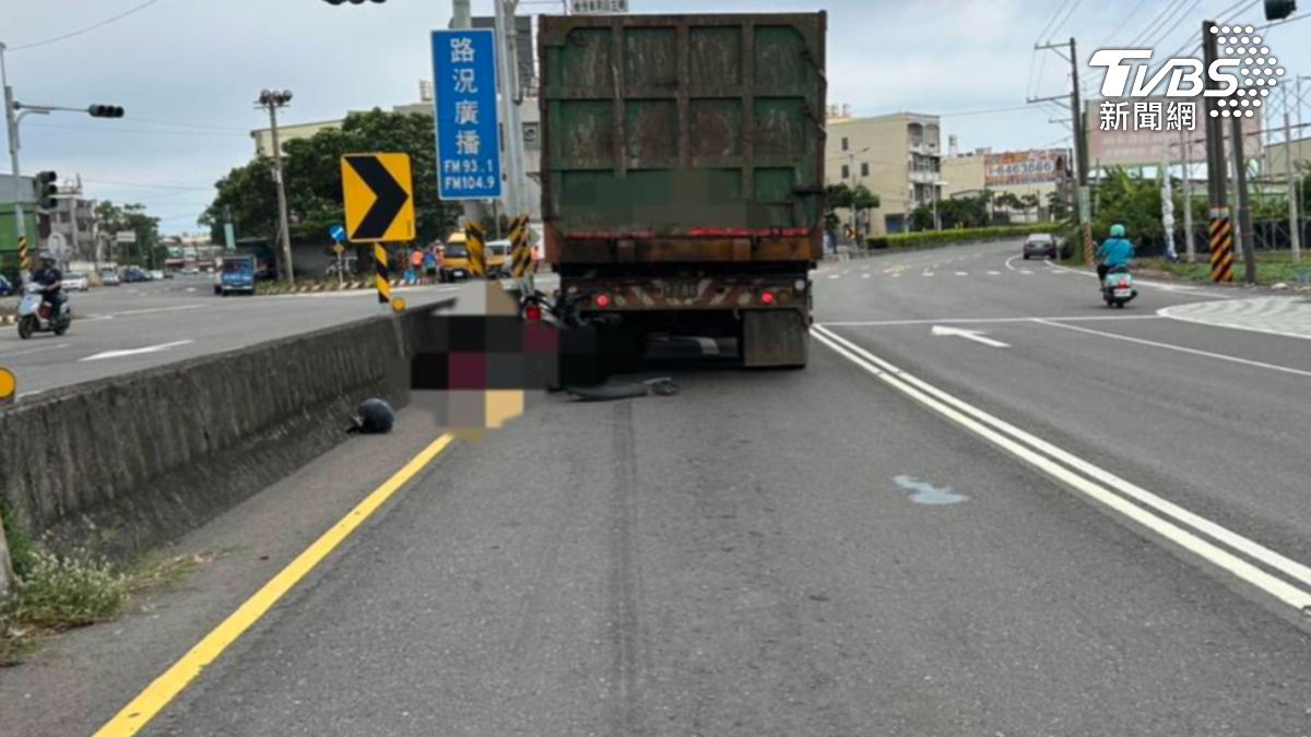 屏東新園發生死亡車禍。(圖/TVBS)