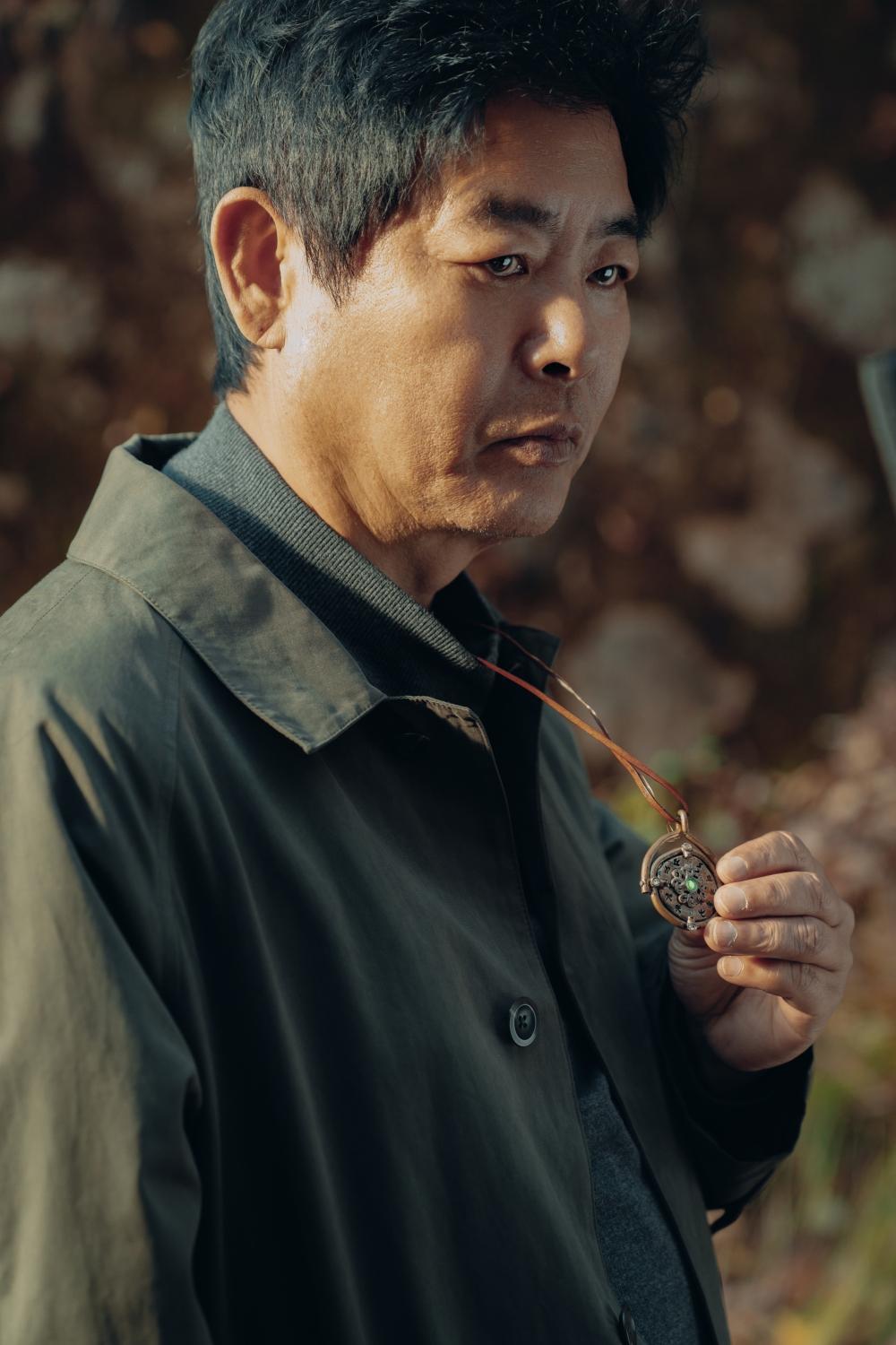 雷嘉汭認成東鎰當乾爹。(圖/Disney+提供)