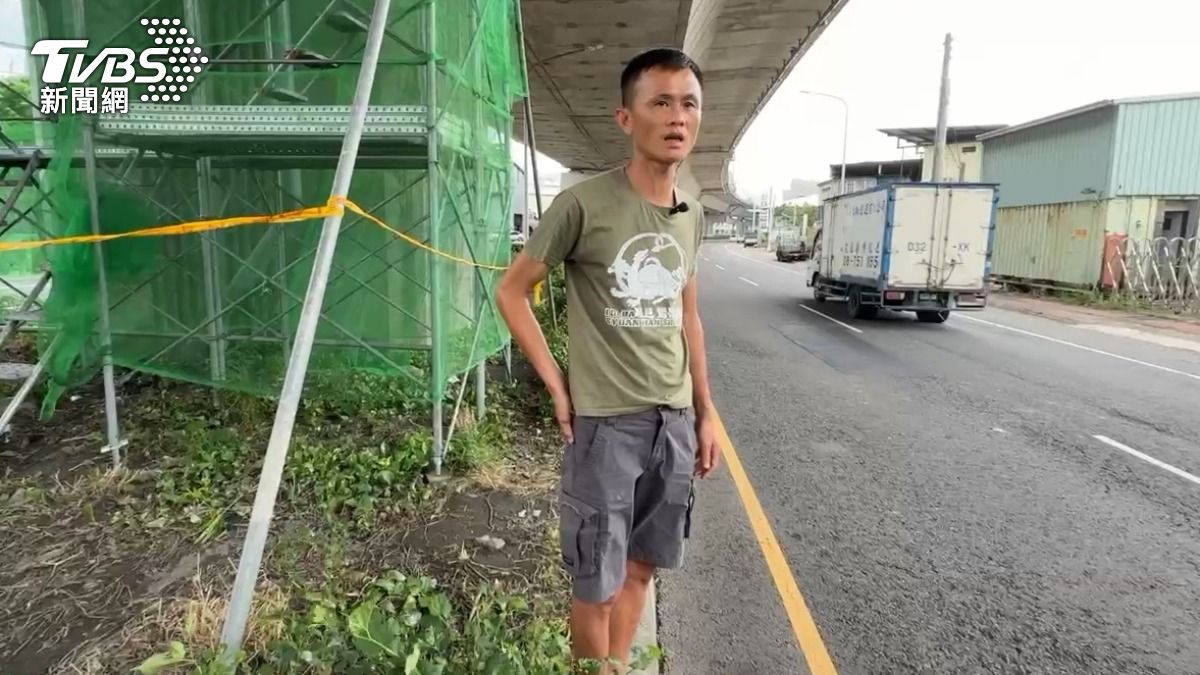 40歲的蕭清翔,3年前才剛打敗三連霸的老里長,成為新科里長,但他除了做一般里民服務,還主動揪出附近的工廠偷排(圖/TVBS)