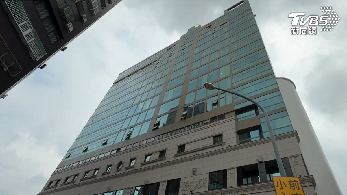 該旅店地理位置優越,位於台南北區成功路上,鄰近台南火車站。(圖/TVBS)