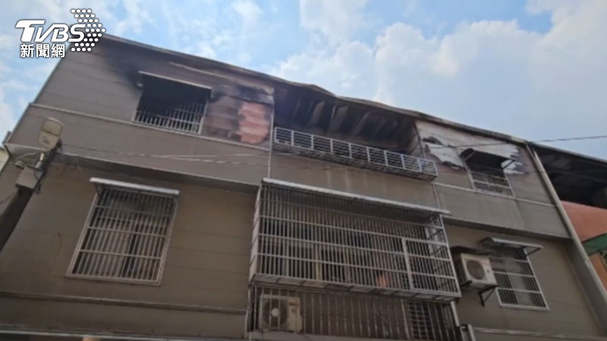 房屋已燒至焦黑。(圖/TVBS)
