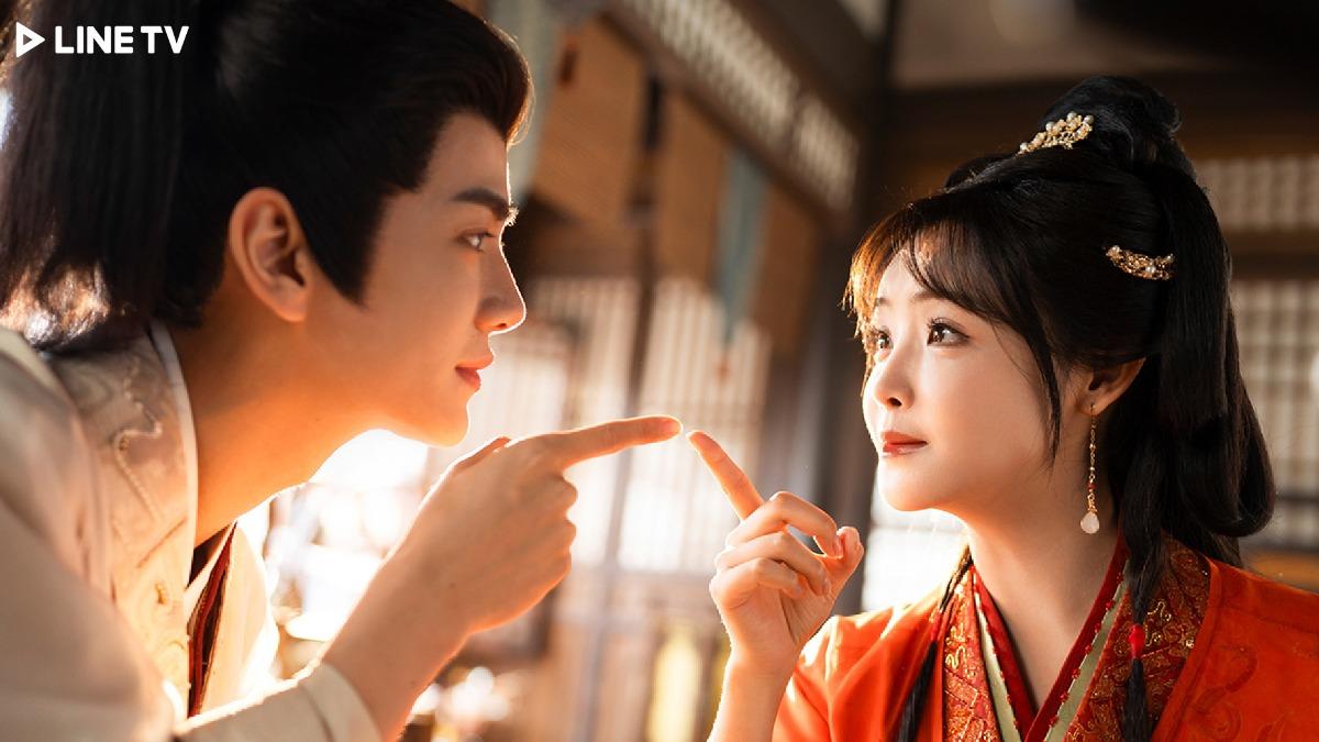《賢婿》潘毅鴻、朱容君(右)商業聯盟賣奶茶。(圖/LINE TV提供)