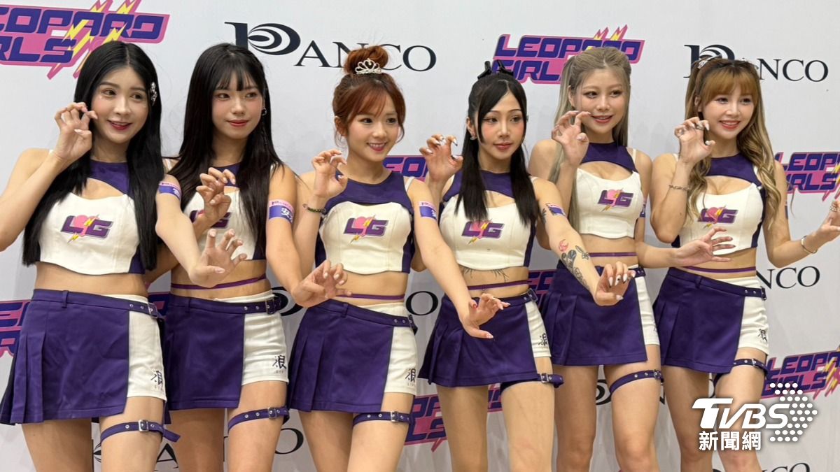 雪寶(左起)、安汝、笑笑、筱緹、小楓、草莓現身見面會。(圖/林彥君攝)