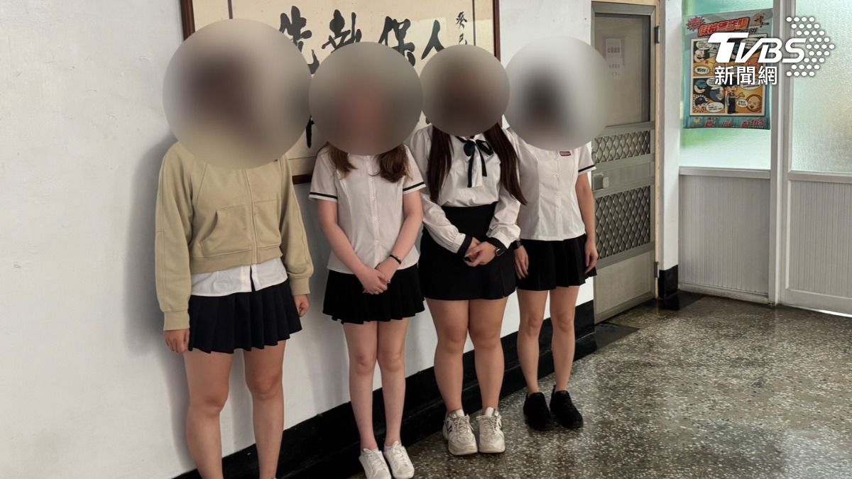 高雄賭場被抄!18歲超辣制服荷官陪玩 搜出百萬籌碼