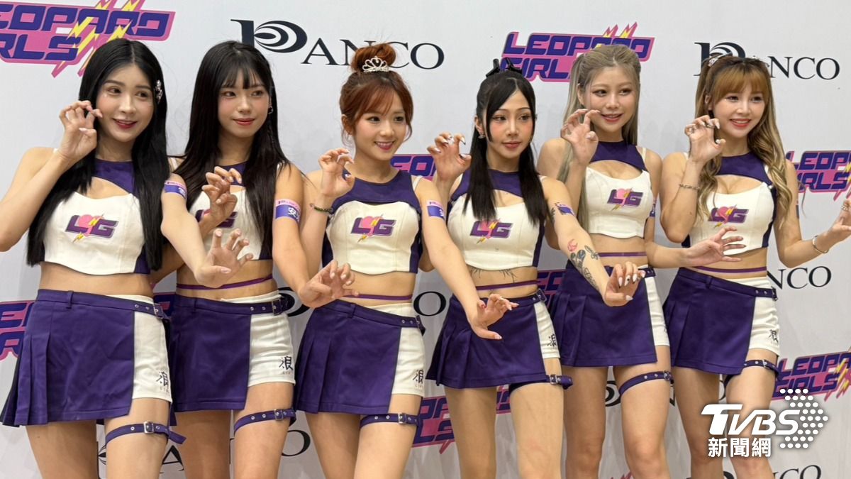雪寶(左起)、安汝、笑笑、筱緹、小楓、草莓現身見面會。(圖/林彥君攝)