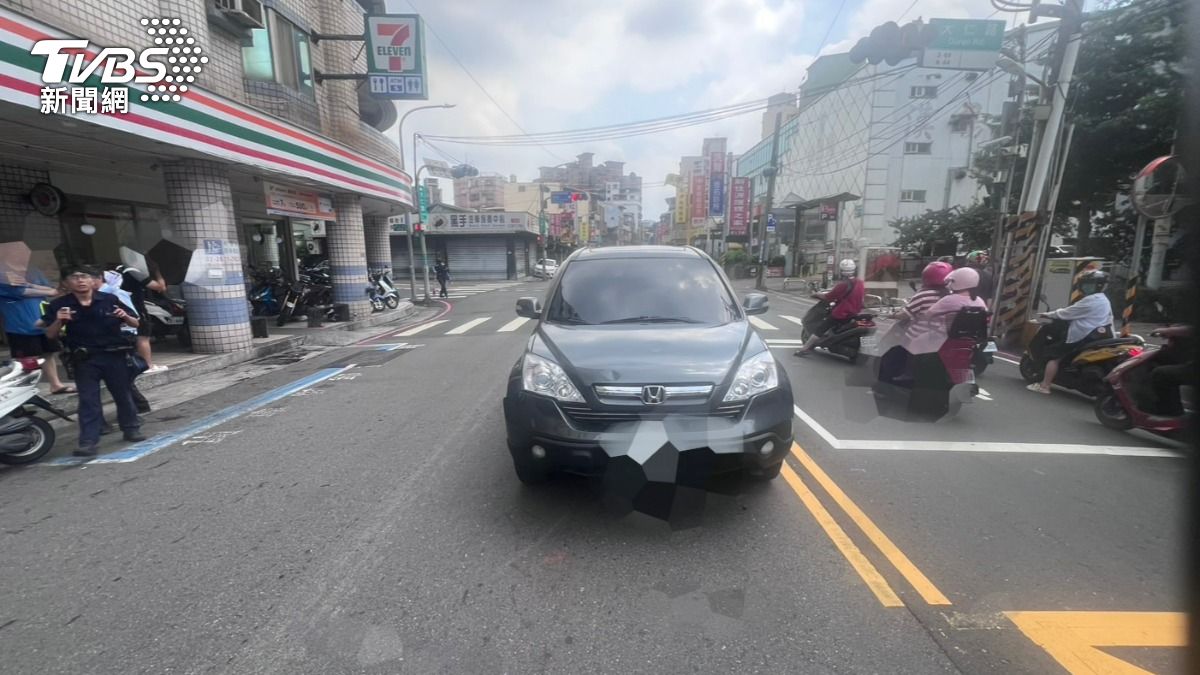 肇事的休旅車。（圖／TVBS）