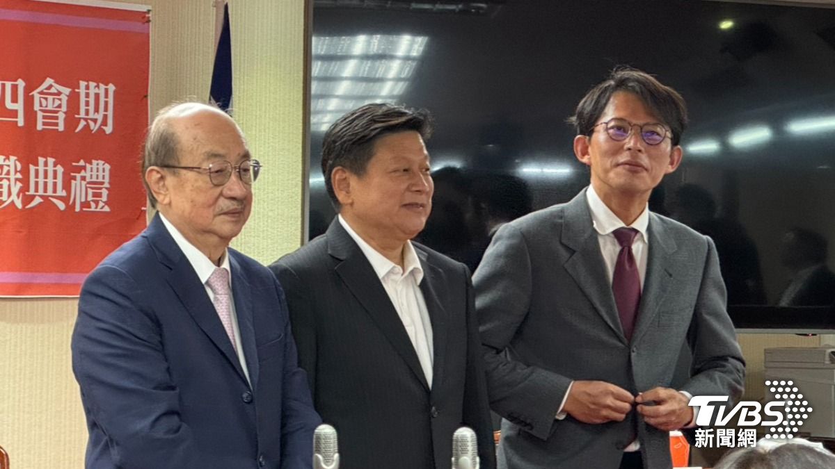 綠黨團幹部剩他!傅崐萁笑「一代真男人」 柯建銘:我古今奇男子