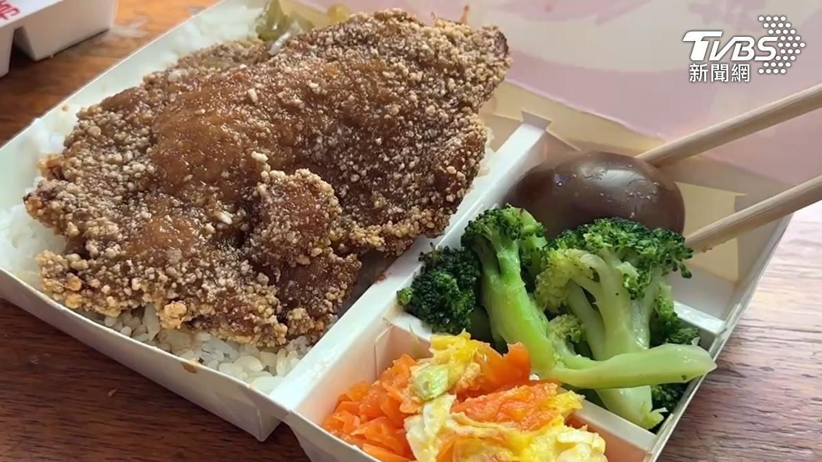 「阿英排骨」近年來連續調漲價格，引起在地民眾關注。（圖／TVBS）