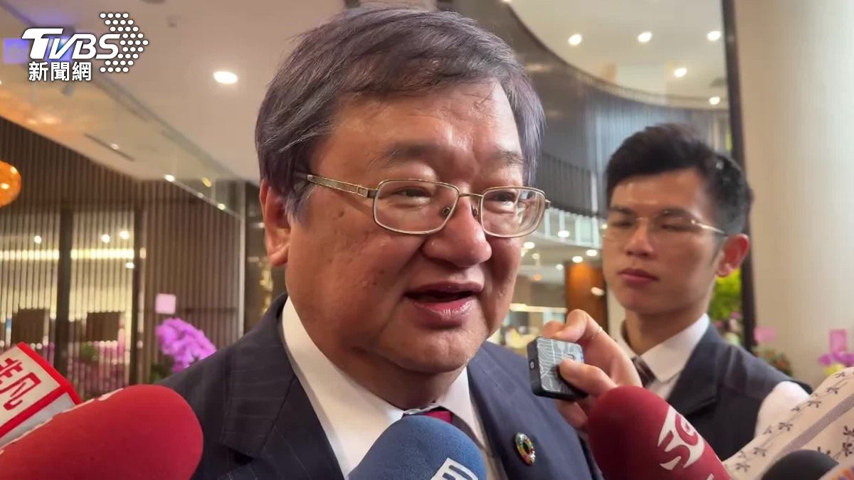 前衛福部長邱泰源透露，卸任後將重回台大看診以及教學，也坦言自從當了部長之後，很久沒有關心過醫界的老朋友了。（圖／TVBS）