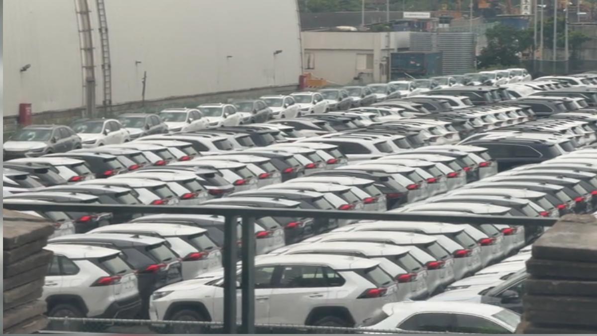 汽車關稅公布前,車價持續波動。(圖/TVBS)