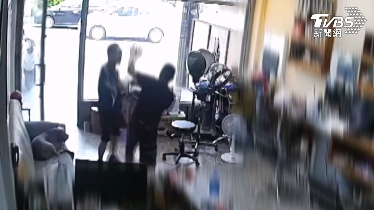  「被打男」堪稱區裡噩夢！砸親友房車勒索　噴重病親戚辣椒水還嘲笑死訊。(圖／TVBS)