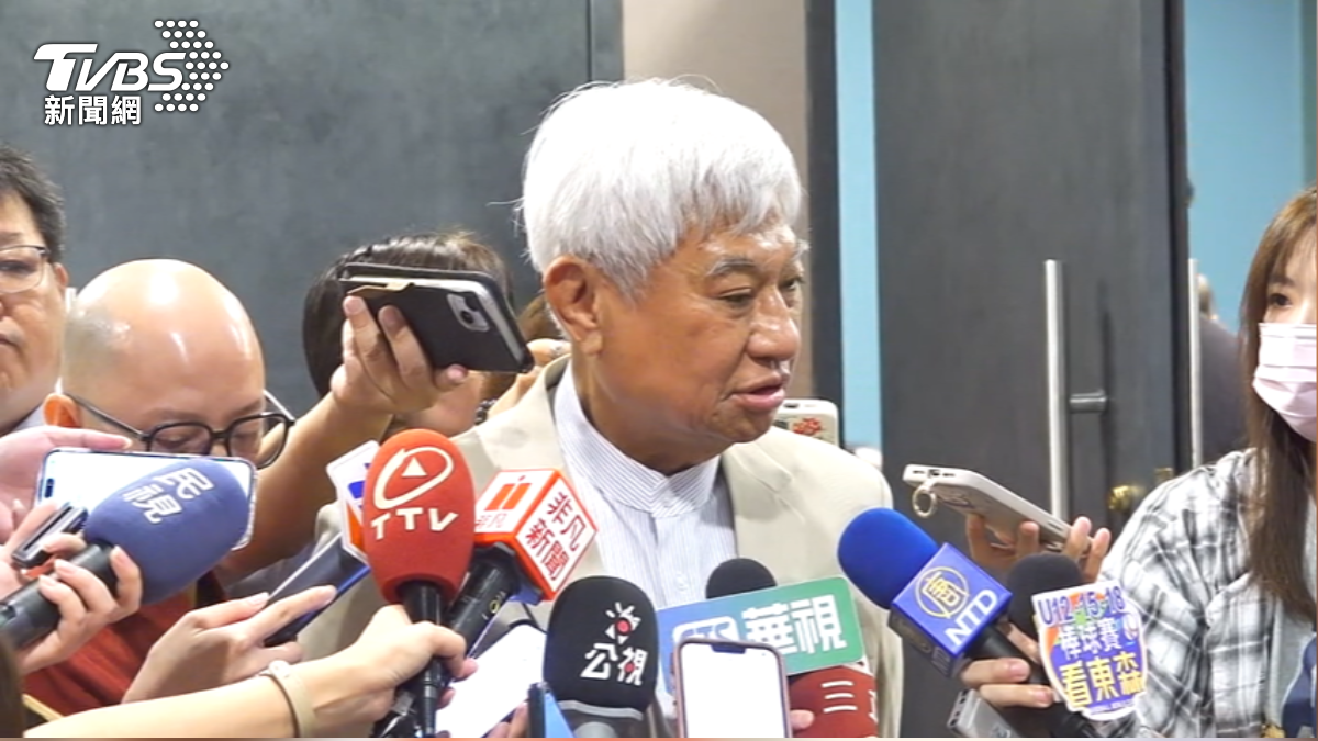 穩懋董事長陳進財認為,最低工資理論上該漲,但公式待討論。(圖/TVBS)