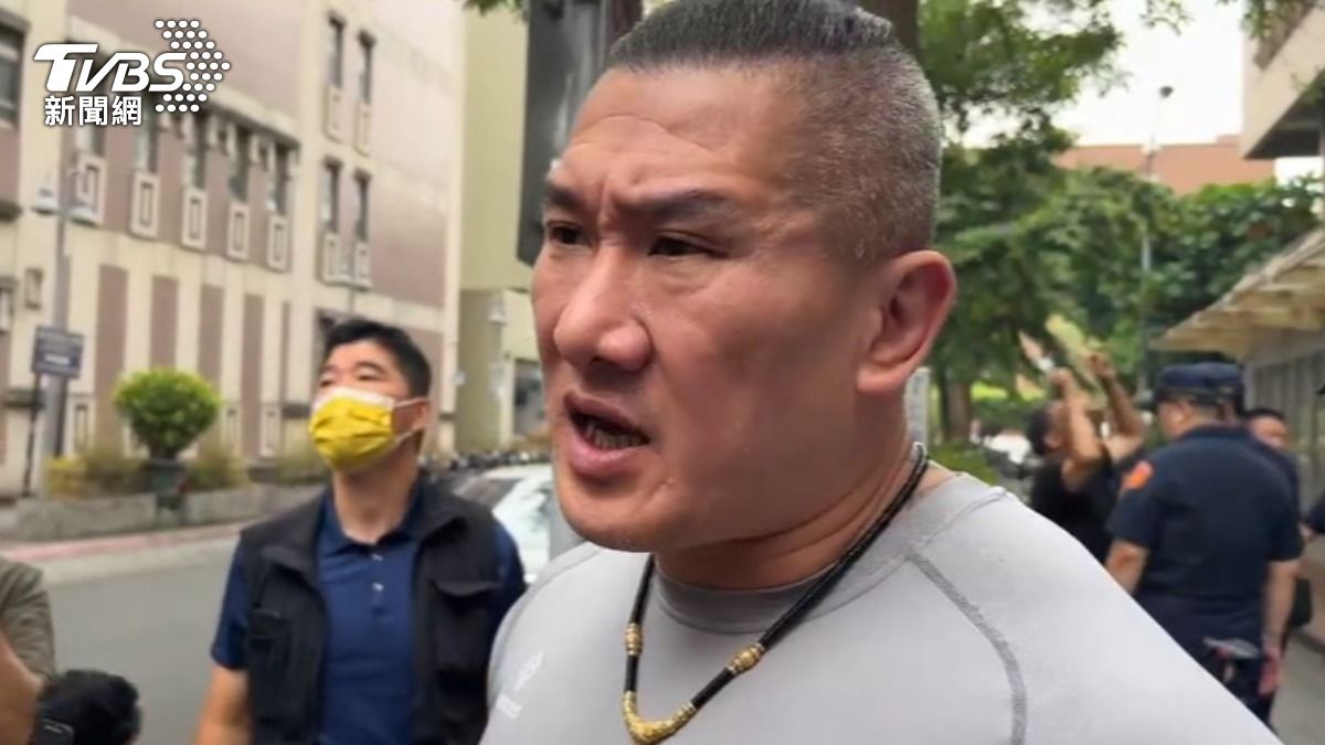 館長陳之漢今出席聽庭,痛批沒證據卻關押柯文哲一年。(圖/TVBS)