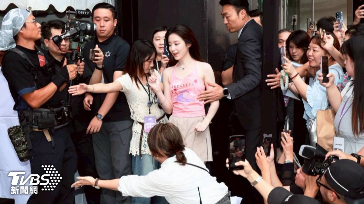 舒華稱最近主持活動就是跳出舒適圈的新挑戰。(圖/趙世平攝)