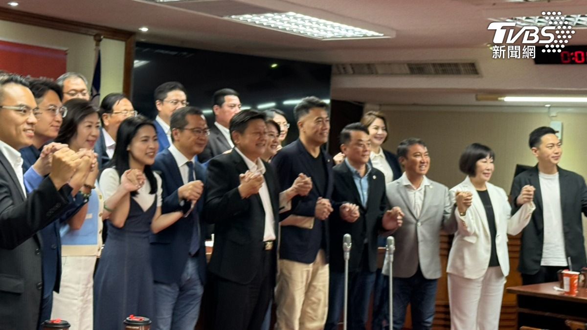 立法院放暑假!藍委揪團遊日本 江啟臣率朝野赴捷克國會外交