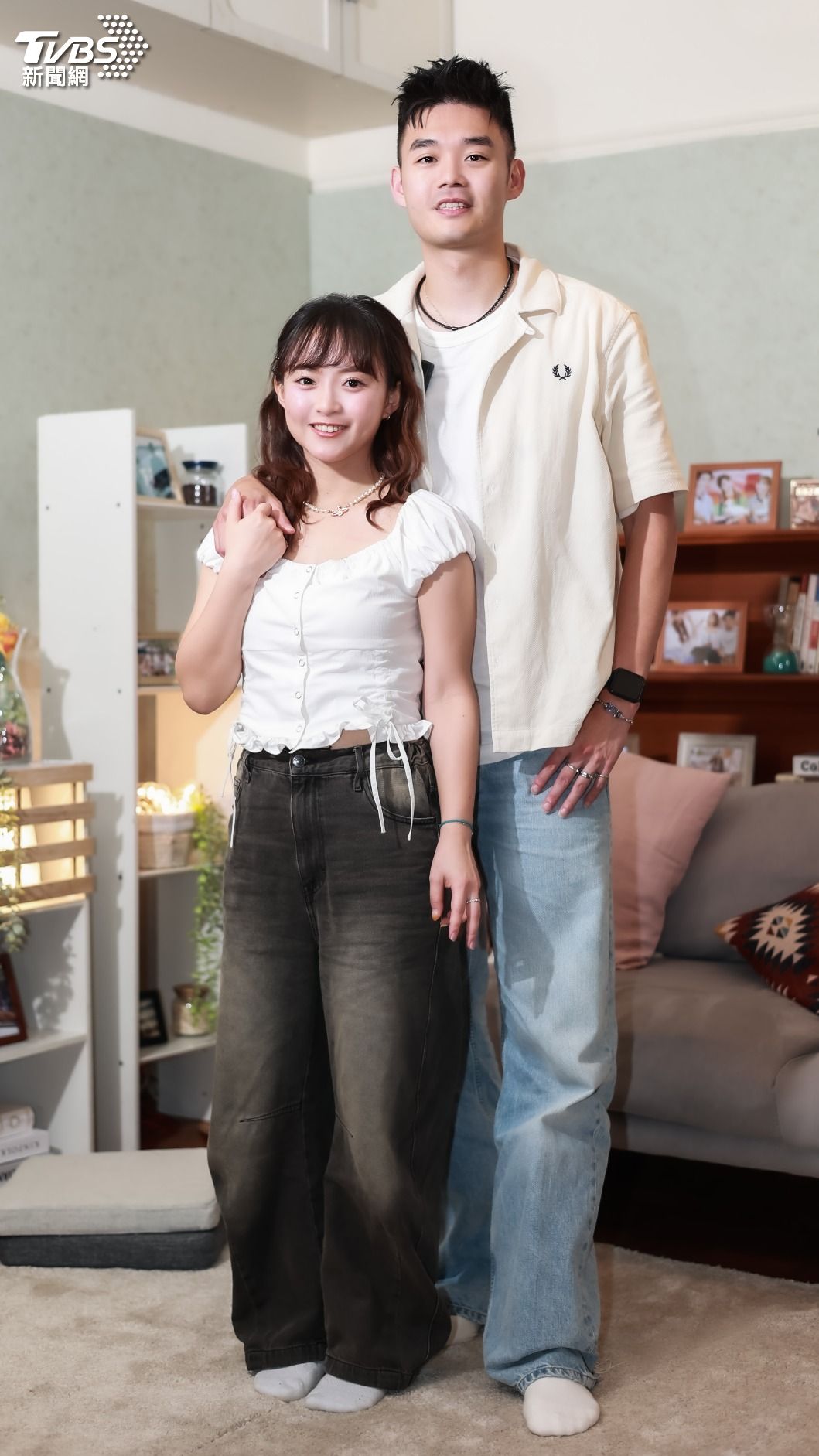 王齊麟在結婚登記當天惹十元生氣。(圖/趙世平攝)