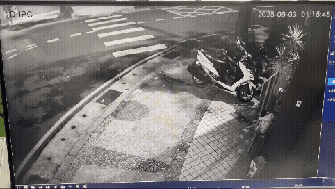 有片/五股車禍死亡瞬間曝!貨車剛左轉…騎士猛撞倒地喪命