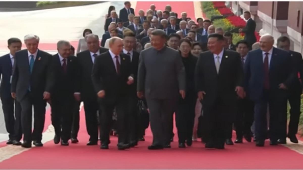 習近平、普欽、金正恩世紀同框。（圖／TVBS）