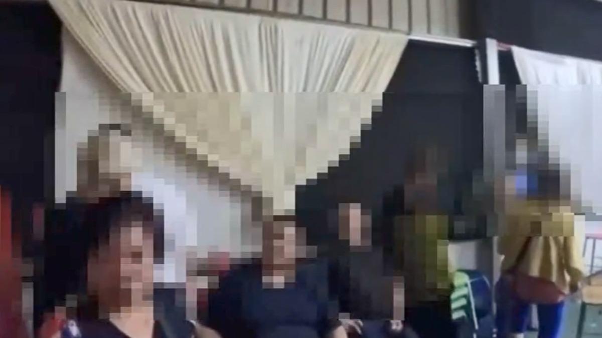 8旬嬤手癢想賭，賭咖相揪狼狽全進警局。(圖／警方提供)