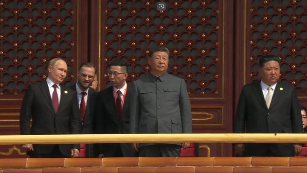 俄羅斯總統普欽、中國國家主席習近平與北韓領導人金正恩昨天一同出席93閱兵。（圖／CCTV+）