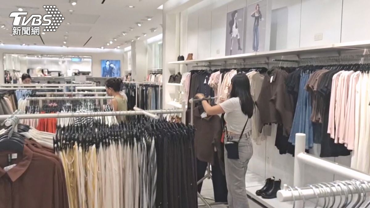 中南部地區的家庭支出明顯低於全國平均,尤其台南家庭的治裝費僅有16000多元。(圖/TVBS)