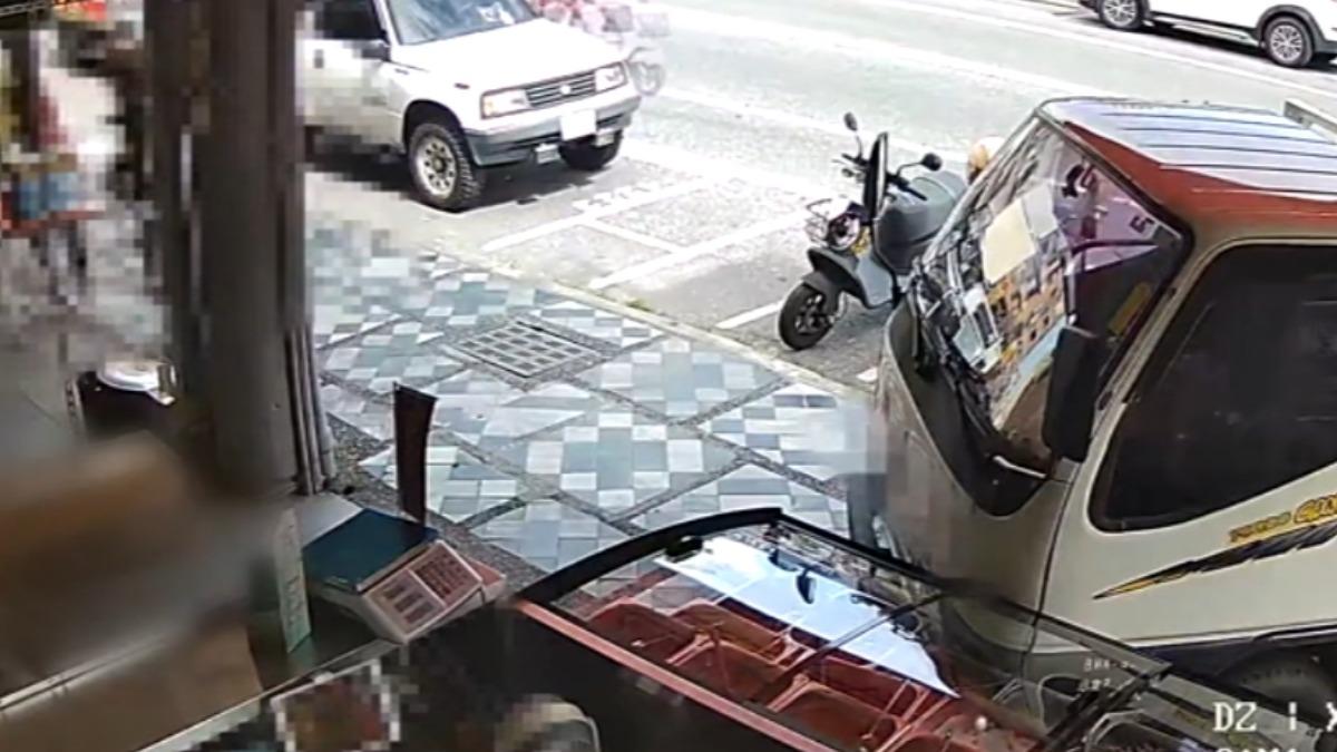 男護愛恐嚇又撞店,女友撇清責任。(圖/民眾提供)