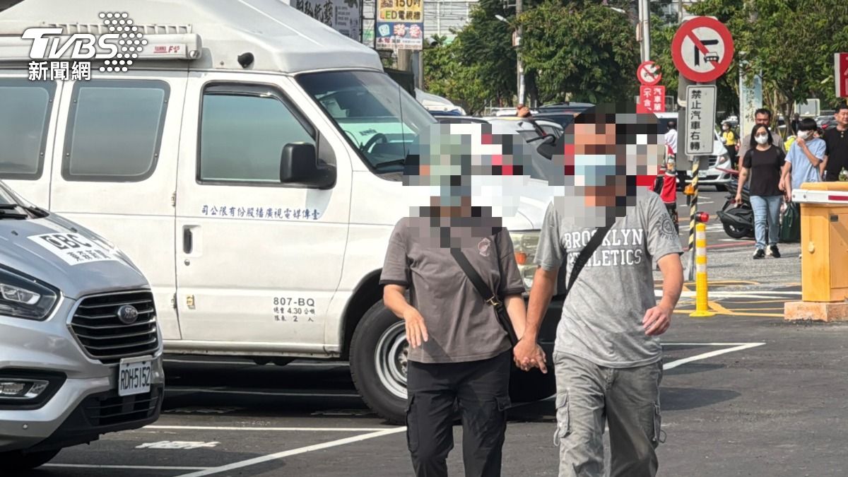 郭女家屬來到現場，悲痛說希望兇手受到應有的懲罰。（圖／陳佳宜攝）